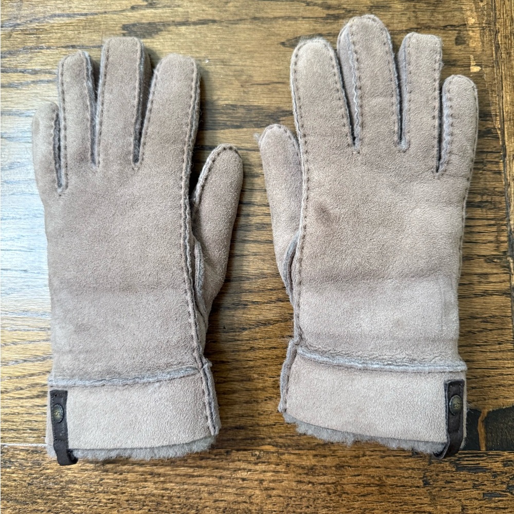 UGG Sheepskin Gloves (lined) - Picture 4 of 9